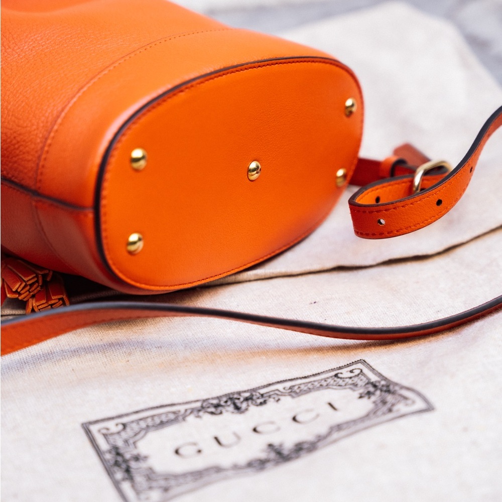 SOLD LIVE! Gucci Diana Orange Bucket Bag with Bamboo Handle & Crossbody - NWT - Picture 4 of 13
